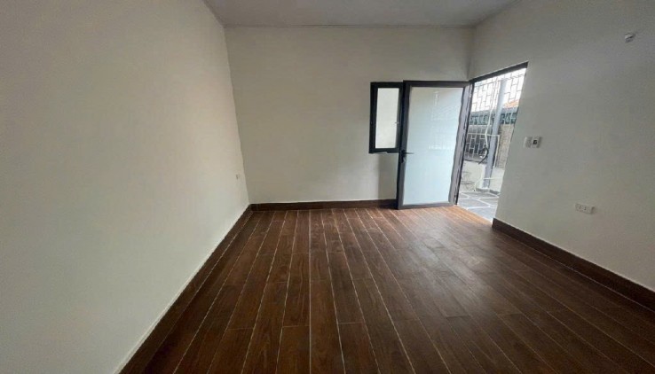 Cho thuê nhà ở nhóm 6 người nguyên căn Tam Khương - Đống Đa DT  25m2 - 3 tầng - 2 ngủ - Giá 12 Triệu (CTL)